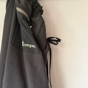 Cotopaxi Black Fleece Joggers (M)